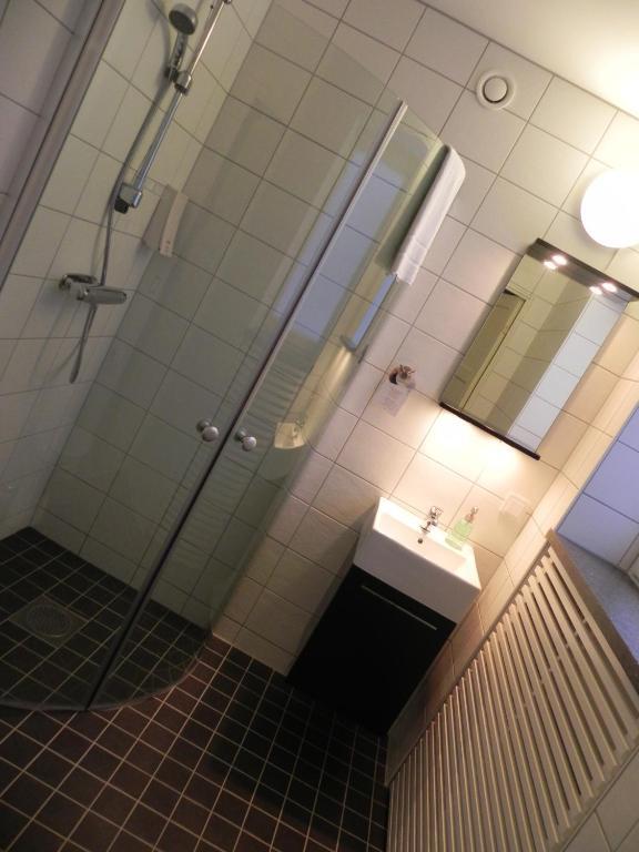 Hotell Tinget Sala Zimmer foto